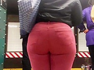 Ebony College Girl Booty In Red Jeans