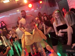 Club,Group Sex,Orgasm,Party