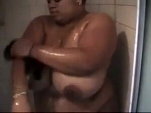 I Wouldn't Last Long With That Sexy BBW With Great Tits And Ass In The Shower
