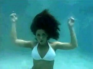 Isabella Is One Of A Kind Woman And She Knows How To Give An Underwater Blowjob