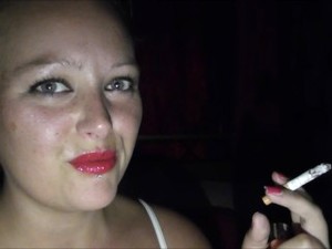 Seks amatir,Gadis cantik,Rambut pirang,Porno Inggris,Sedang merokok,Seks sendiri